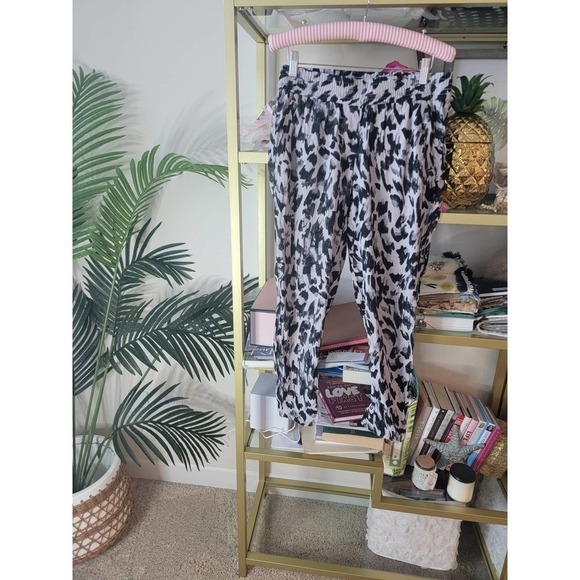 Ann Taylor the Loft Camouflage Jogger Pants - X Small - Picture 3 of 7